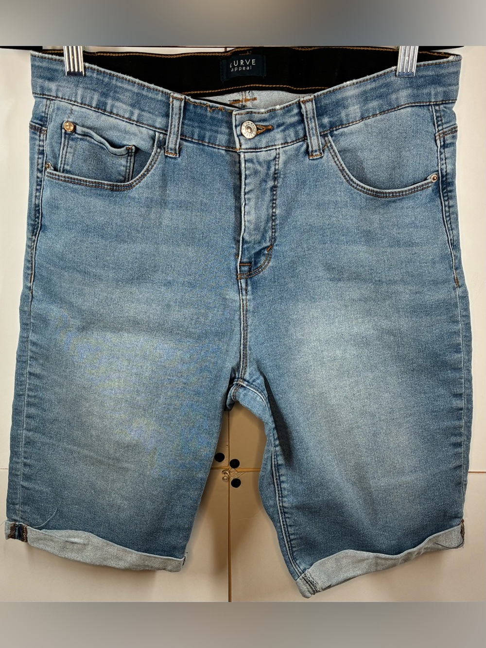 Curve Appeal Women's 12/31 Denim Bermuda Shorts Stretch Cuffed Light Wash